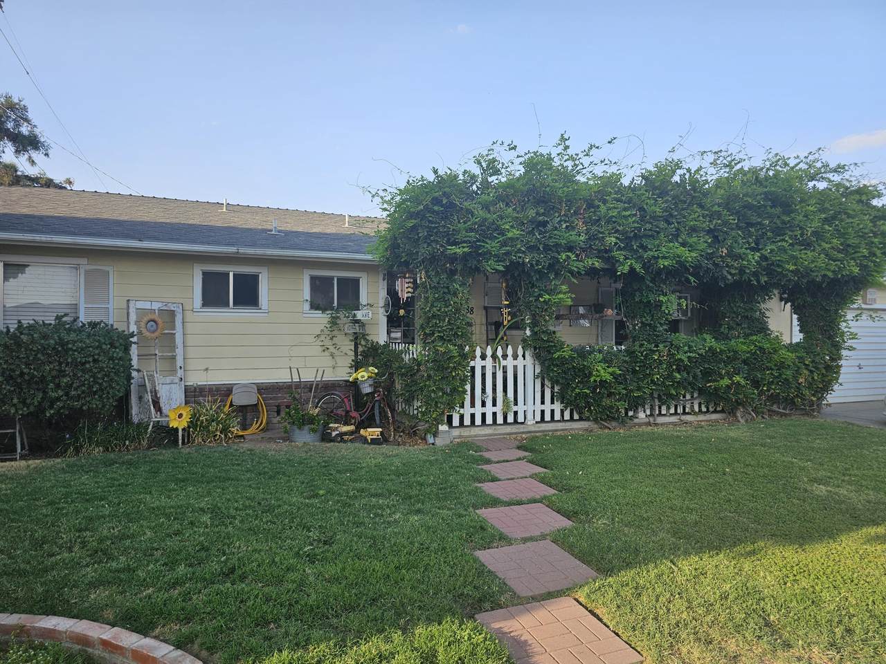 288 Berkeley Avenue - Photo 1