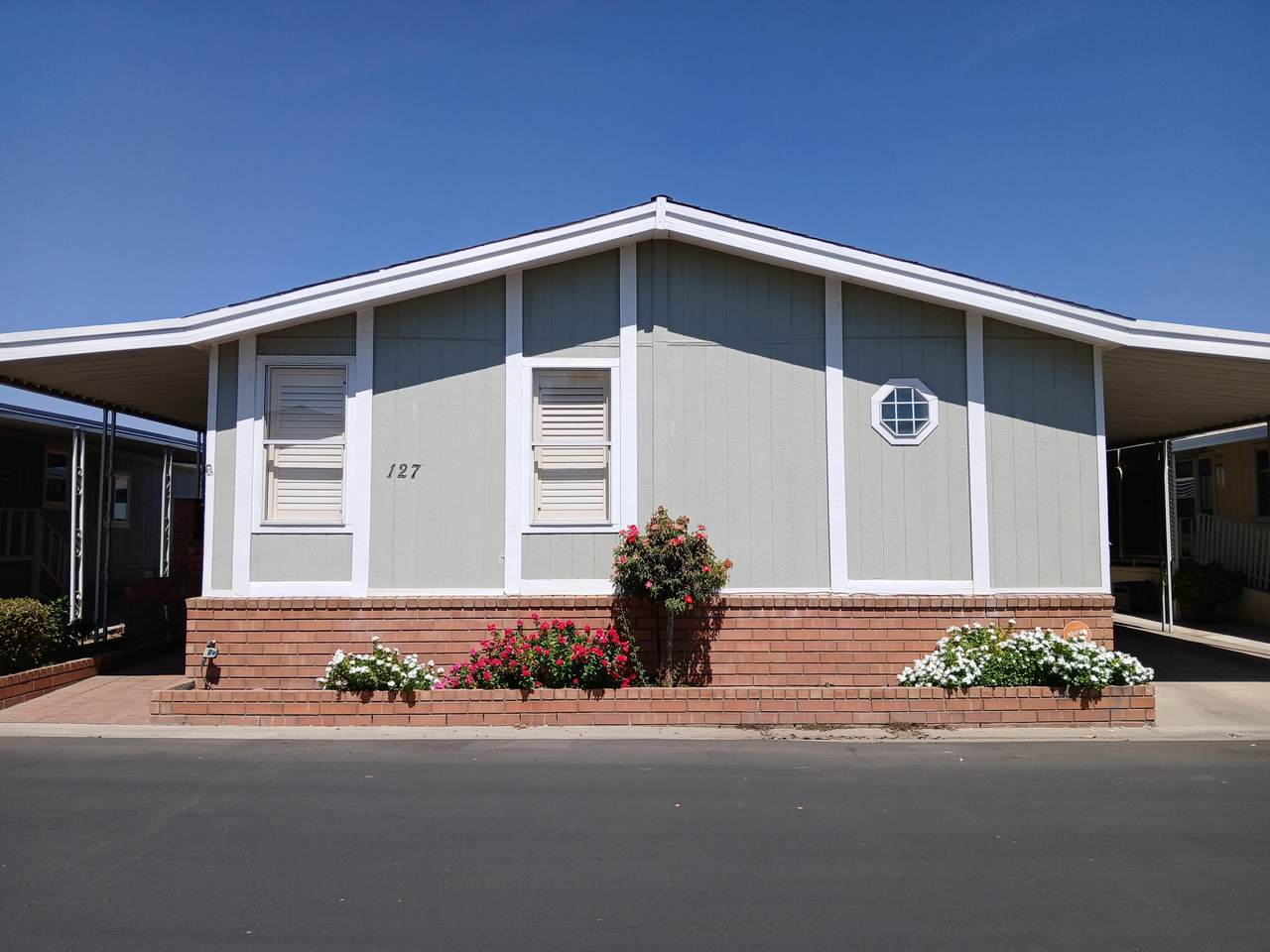 2459-127 Oaks Street - Photo 1