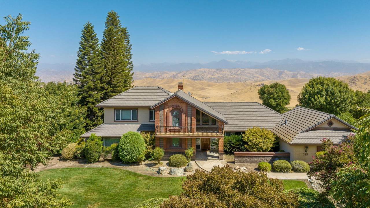 315 Valley View Drive - Photo 1