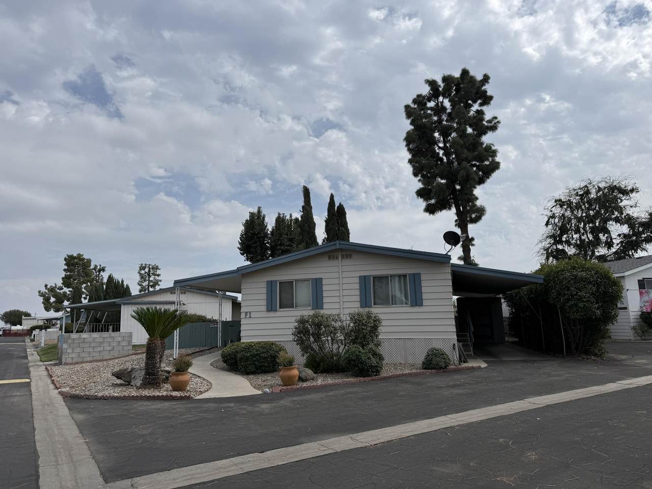 2400-F-1 Midvalley Avenue - Photo 1