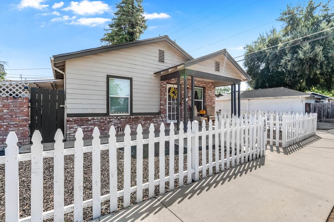 602 Conyer Street - Photo 1