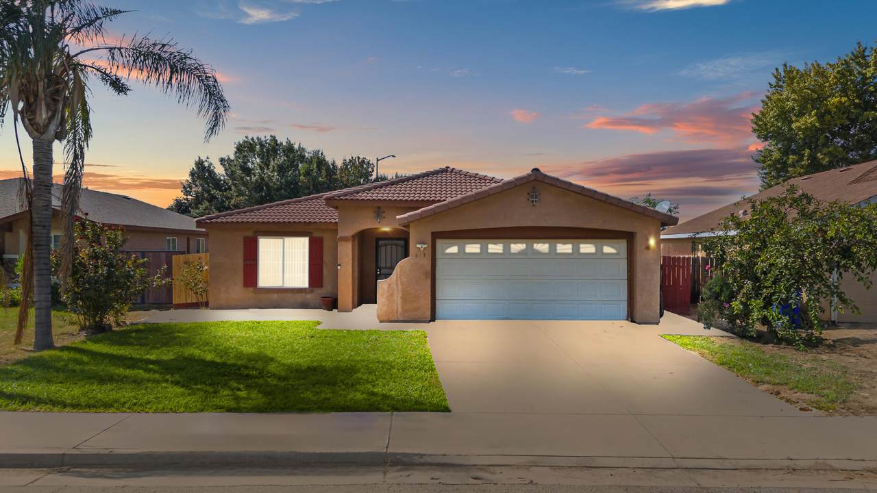 643 Cloverleaf Street - Photo 1