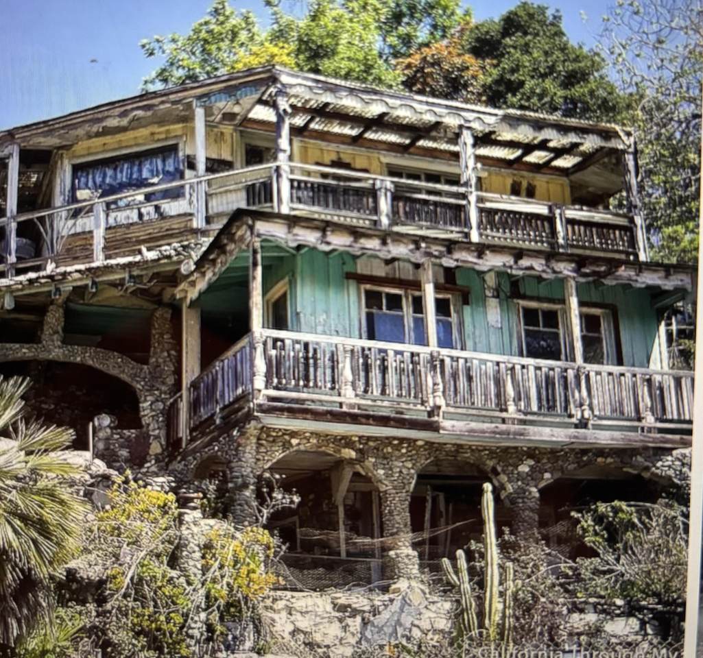 881 Hillcrest Drive - Photo 1