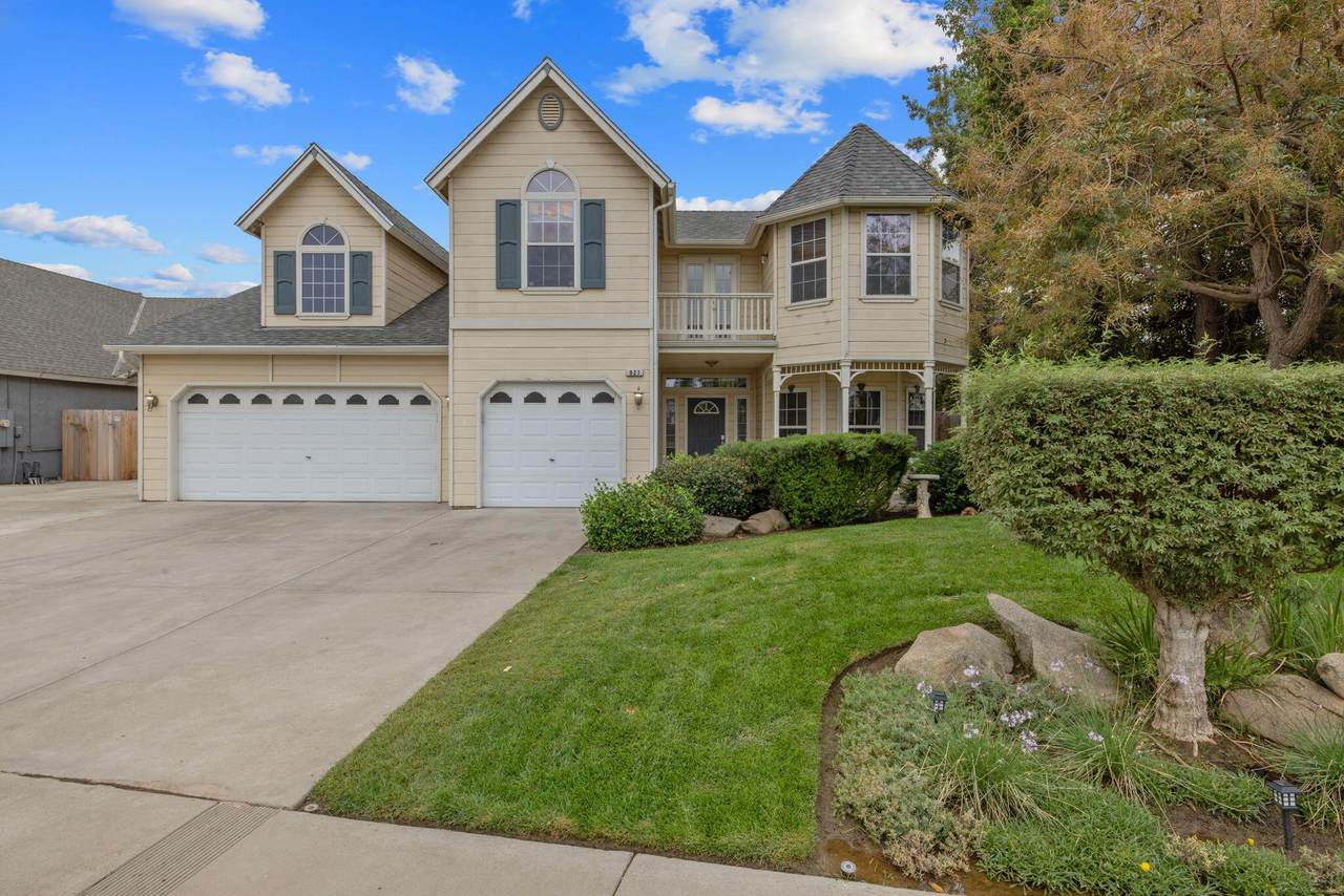 927 Saffron Street - Photo 1