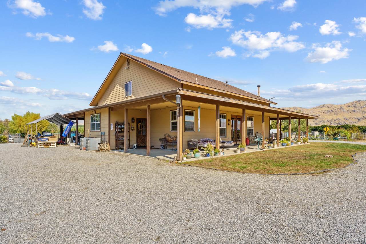 24279 Ave 224 - Photo 1