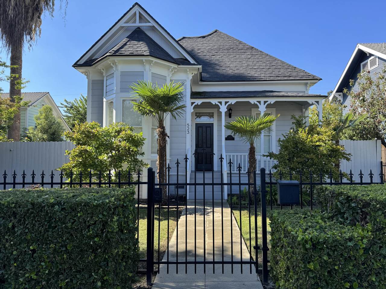 523 Locust Street - Photo 1