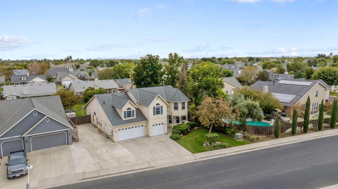 927 Saffron Street - Photo 1