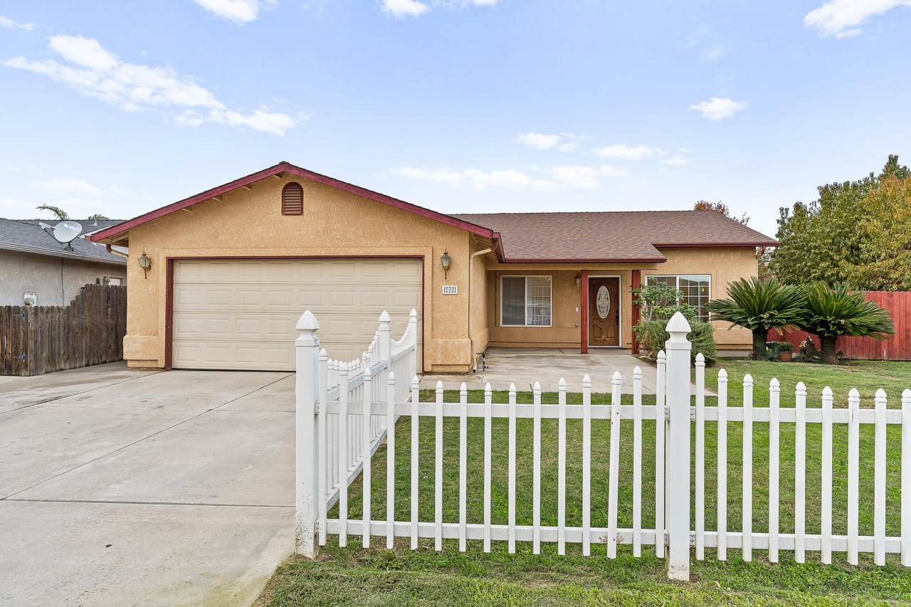 202 Robin Avenue - Photo 1