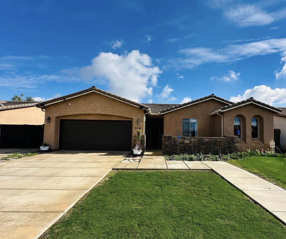 936 Red Oak Street - Photo 1