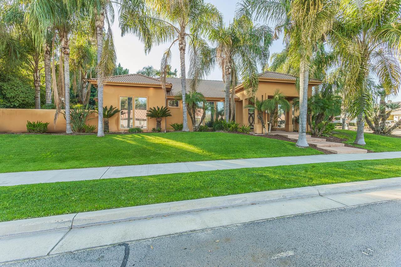 2135 Cottonwood Circle - Photo 1