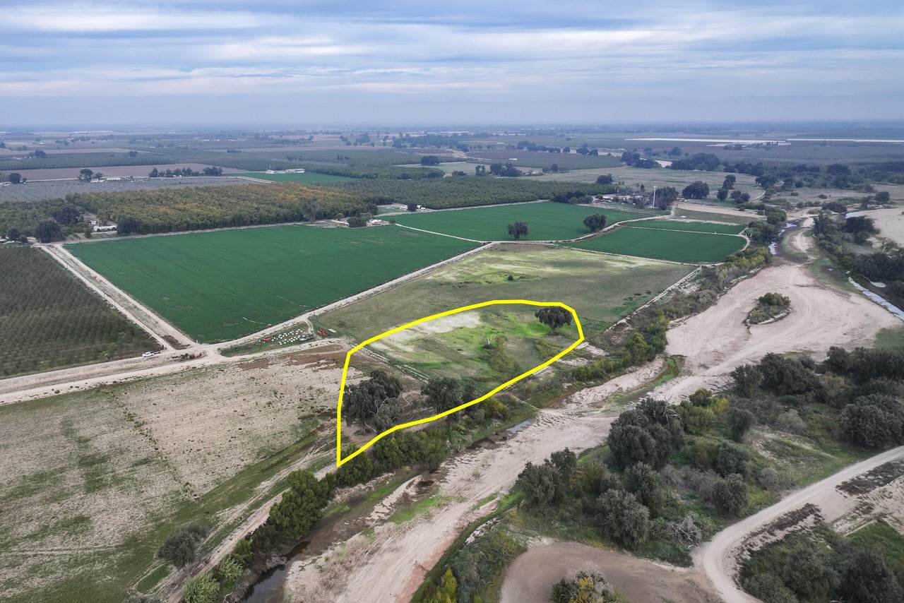  Everett Avenue - Photo 1