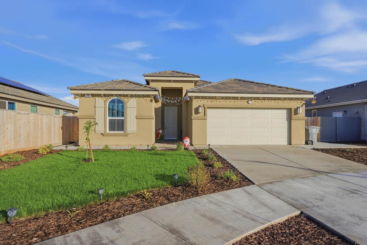 986 Walnut Avenue - Photo 1