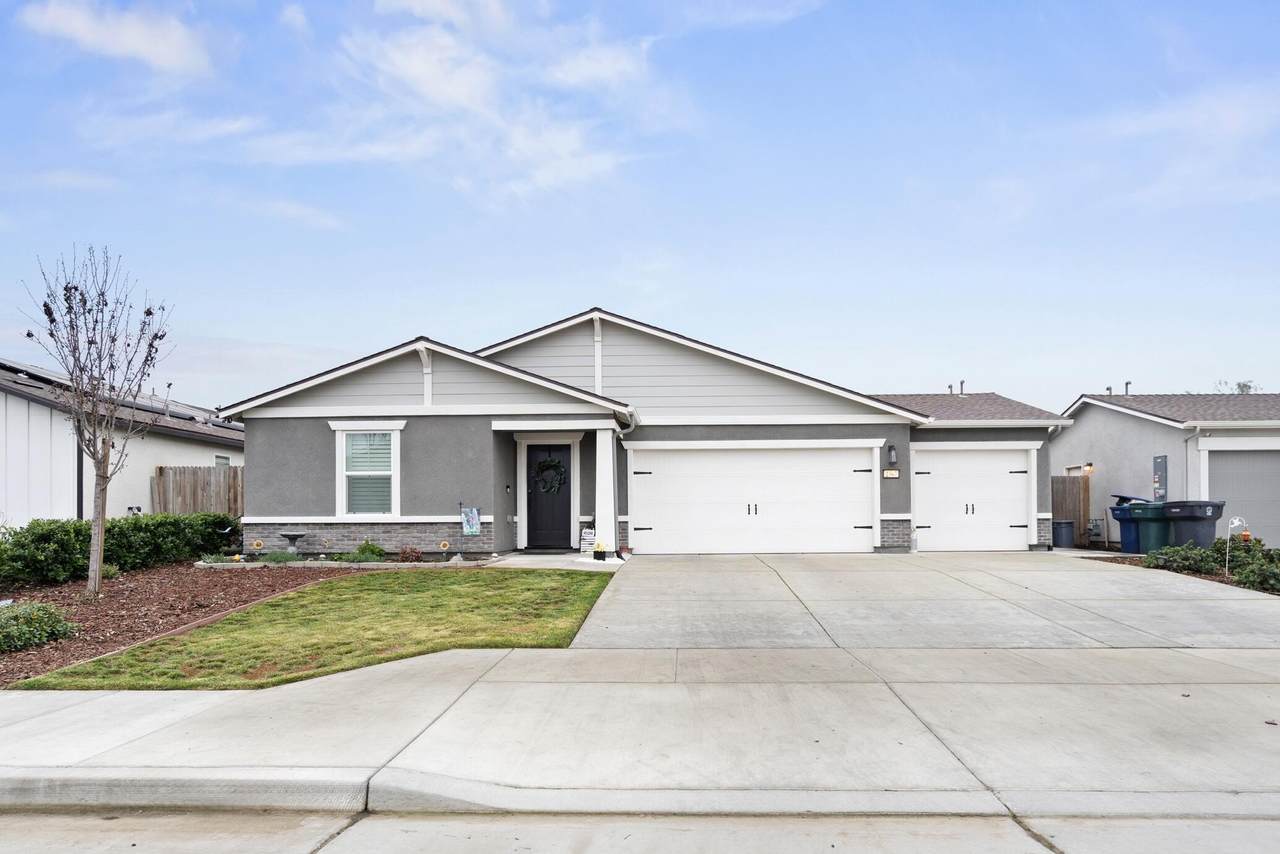 2367 Sawgrass Avenue - Photo 1