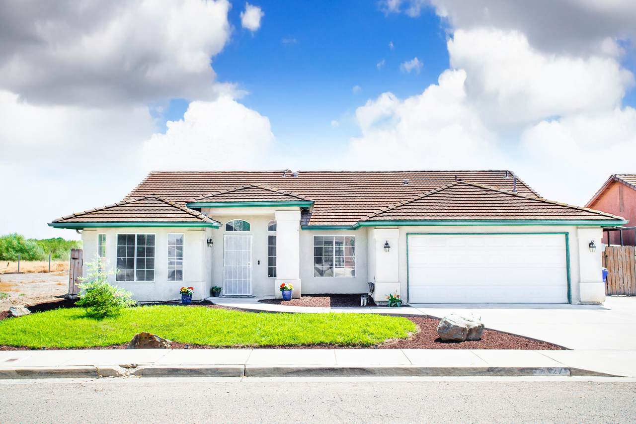 1127 Orange Avenue - Photo 1