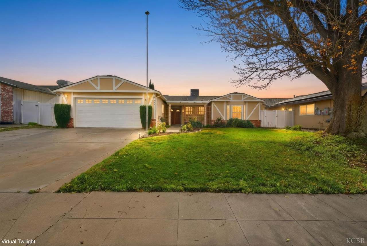 905 Redwood Lane - Photo 1