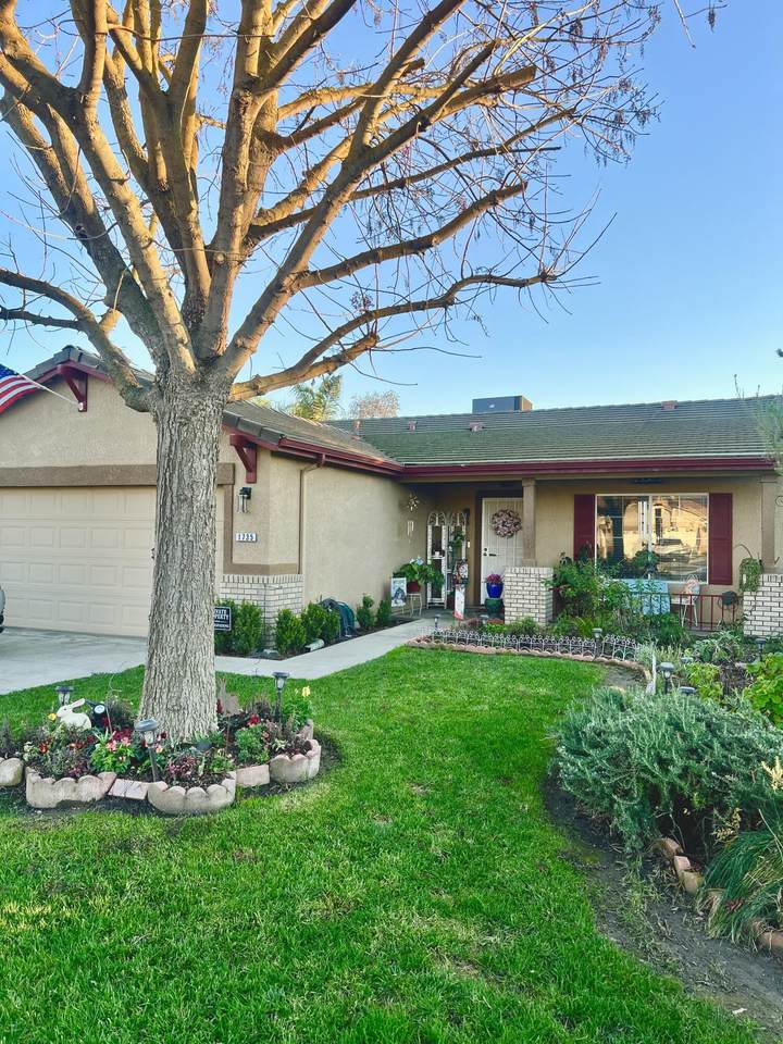 1735 Country Court - Photo 1