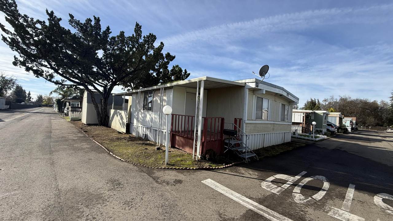 415-104 Akers Street - Photo 1