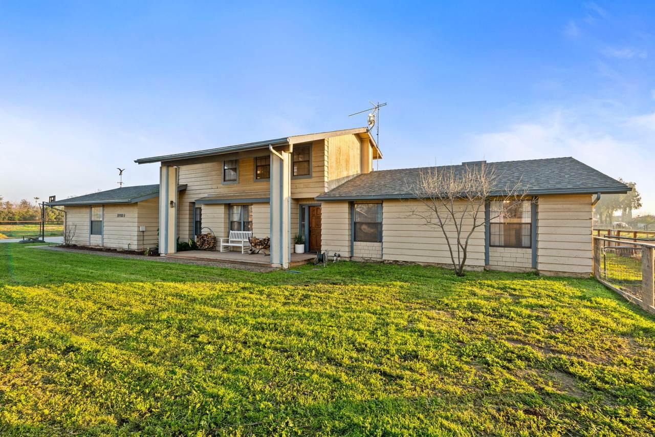 17799-B Avenue 280 - Photo 1