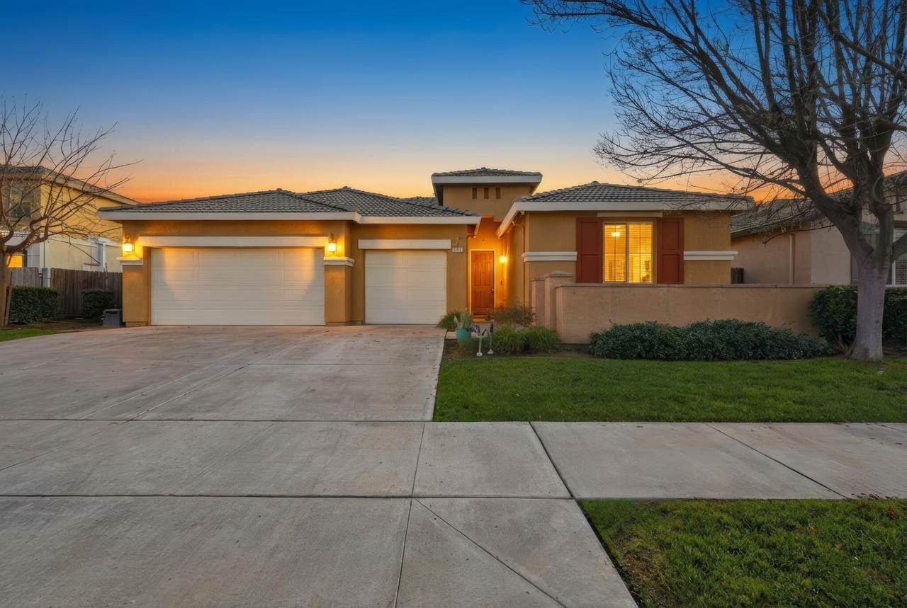 1023 Revere Way - Photo 1