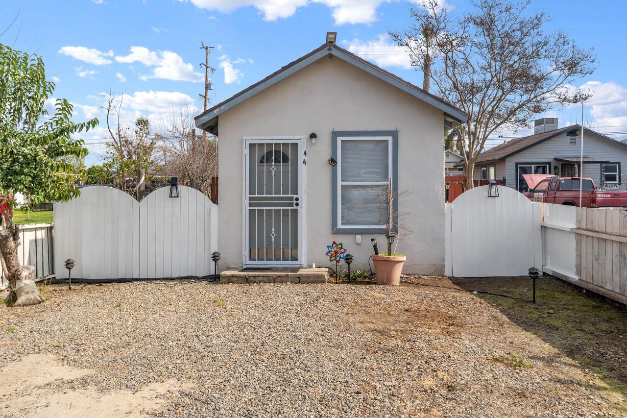 448 Palm Street - Photo 1