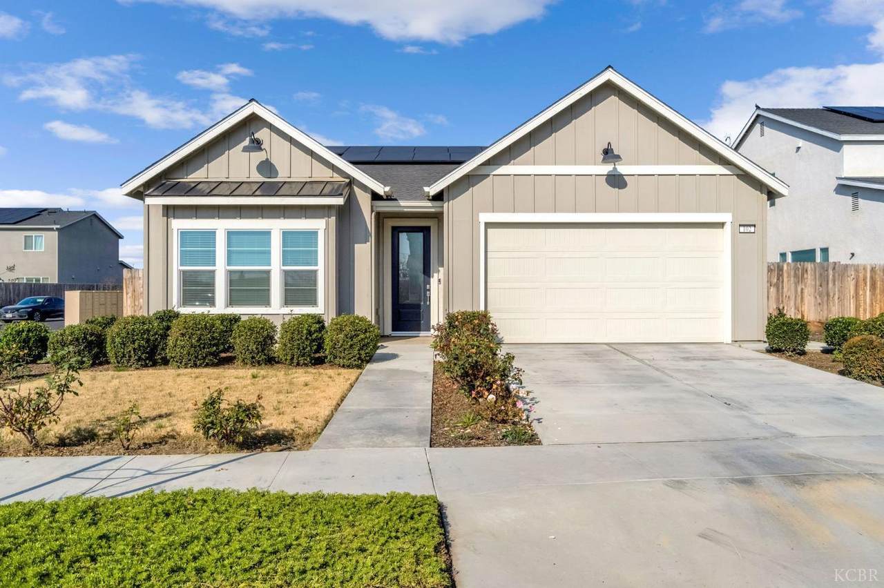 102 Tyler Avenue - Photo 1