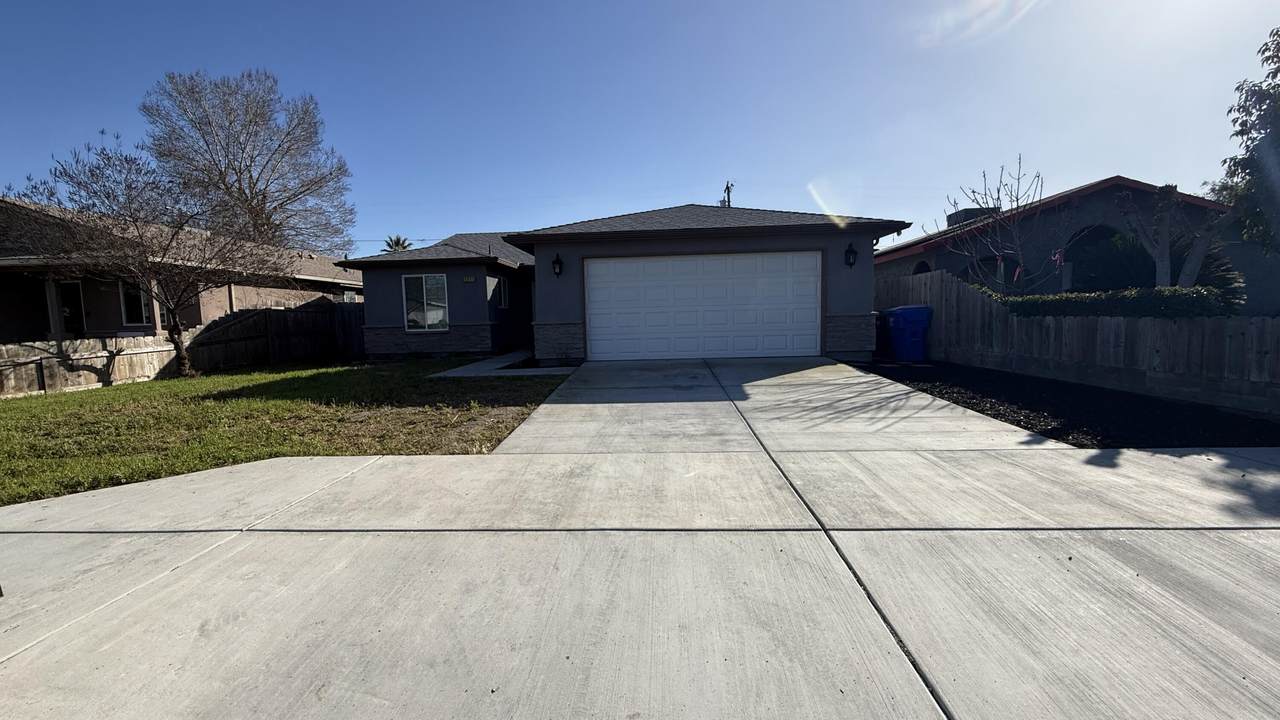 2211 Bell Avenue - Photo 1