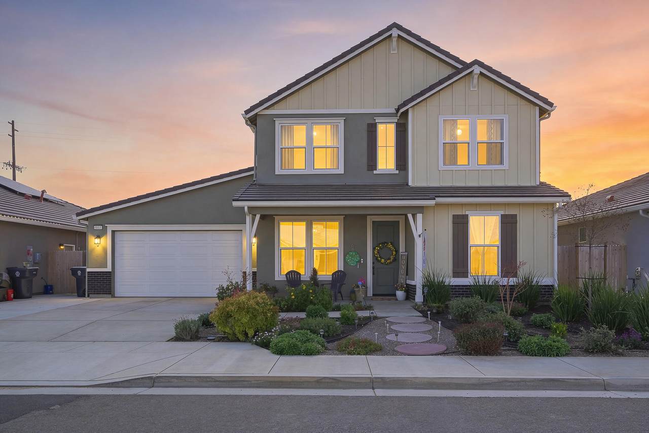 2827 Sand Hills Avenue - Photo 1