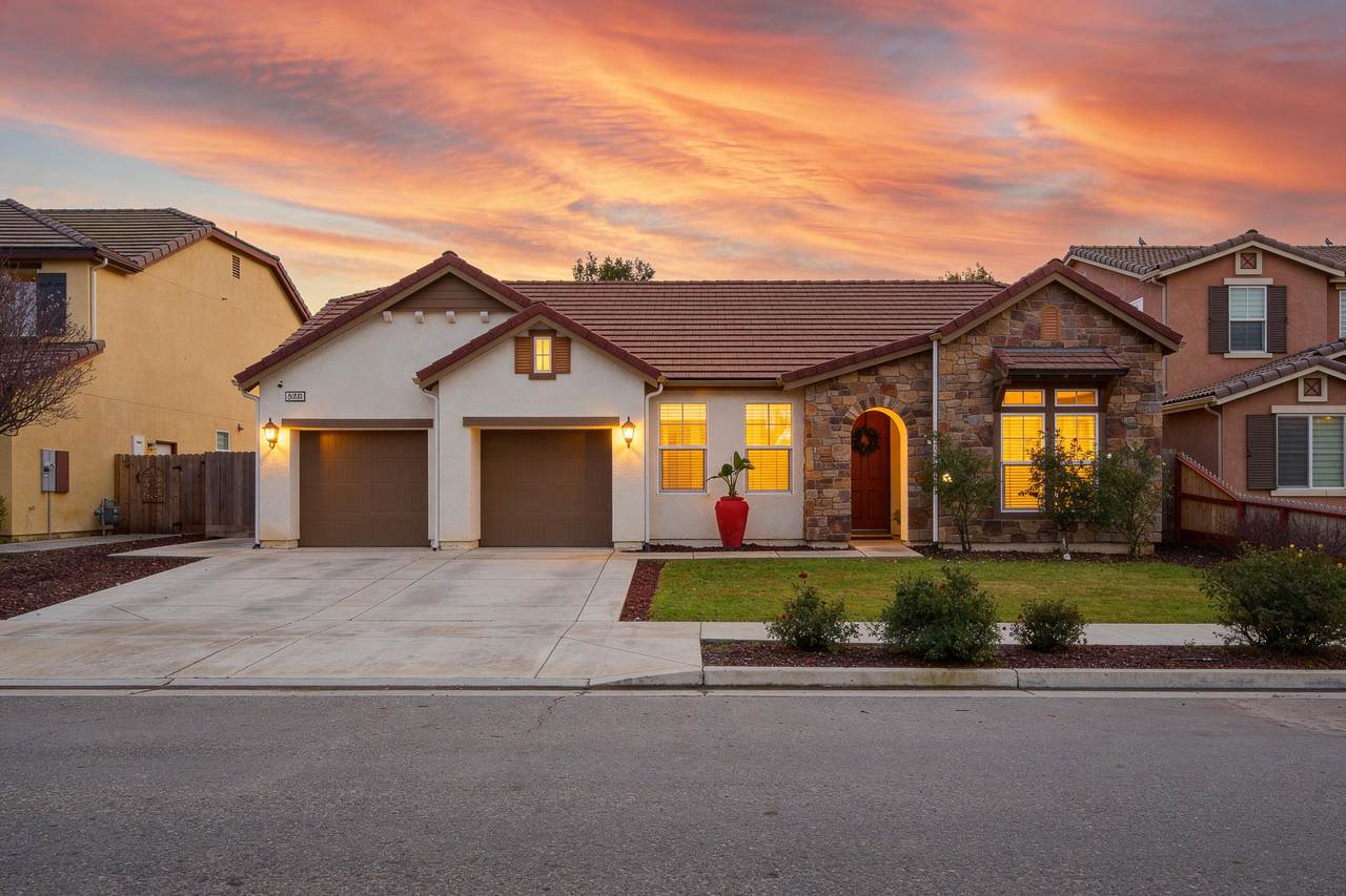 2539 Allen Avenue - Photo 1