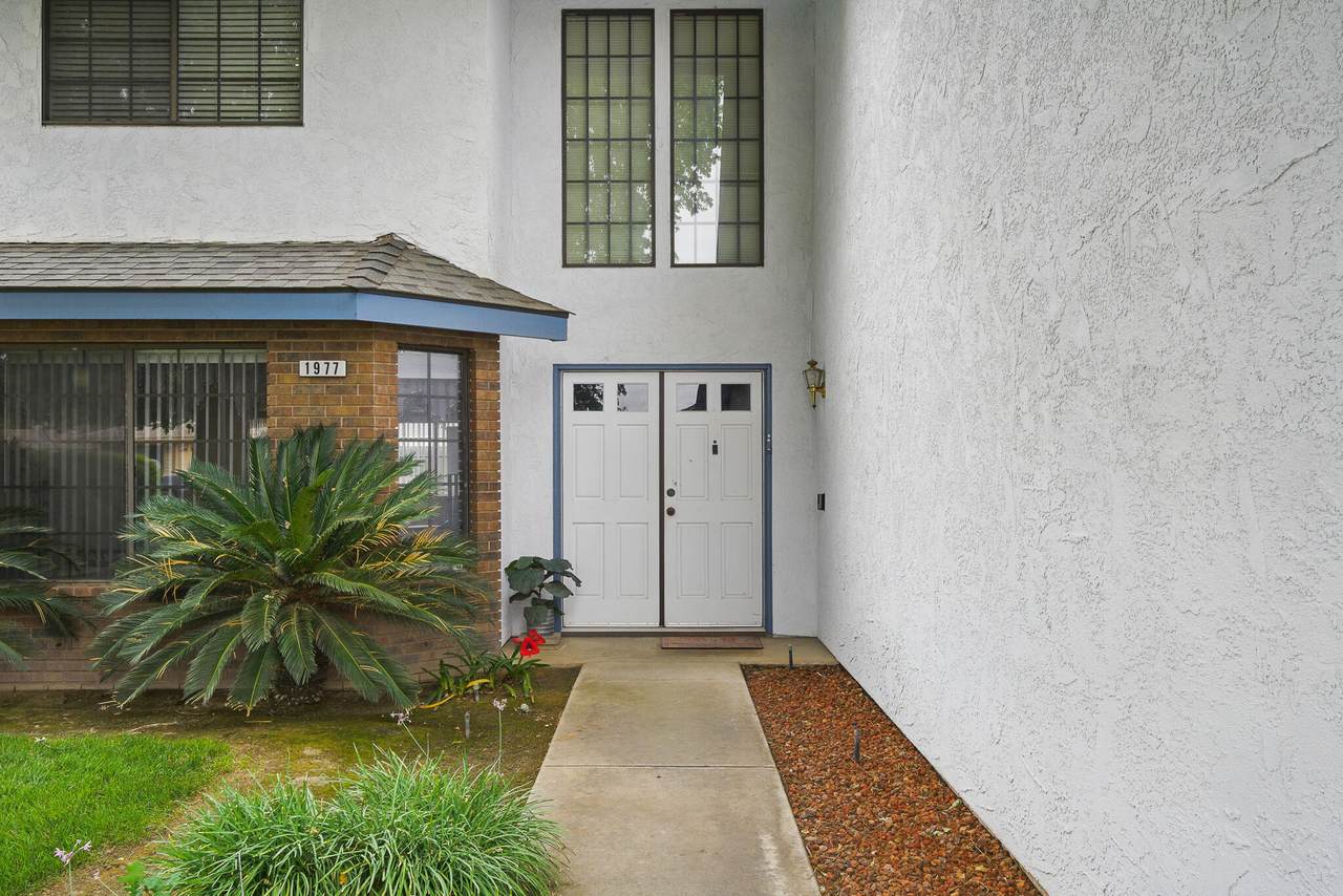 1977 Irving Circle - Photo 1