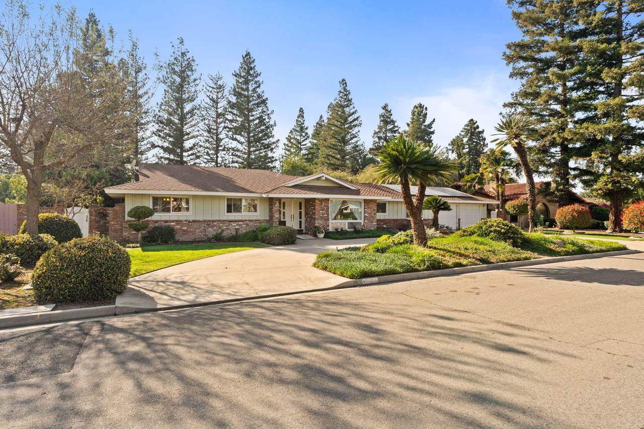 1113 Manor Drive - Photo 1