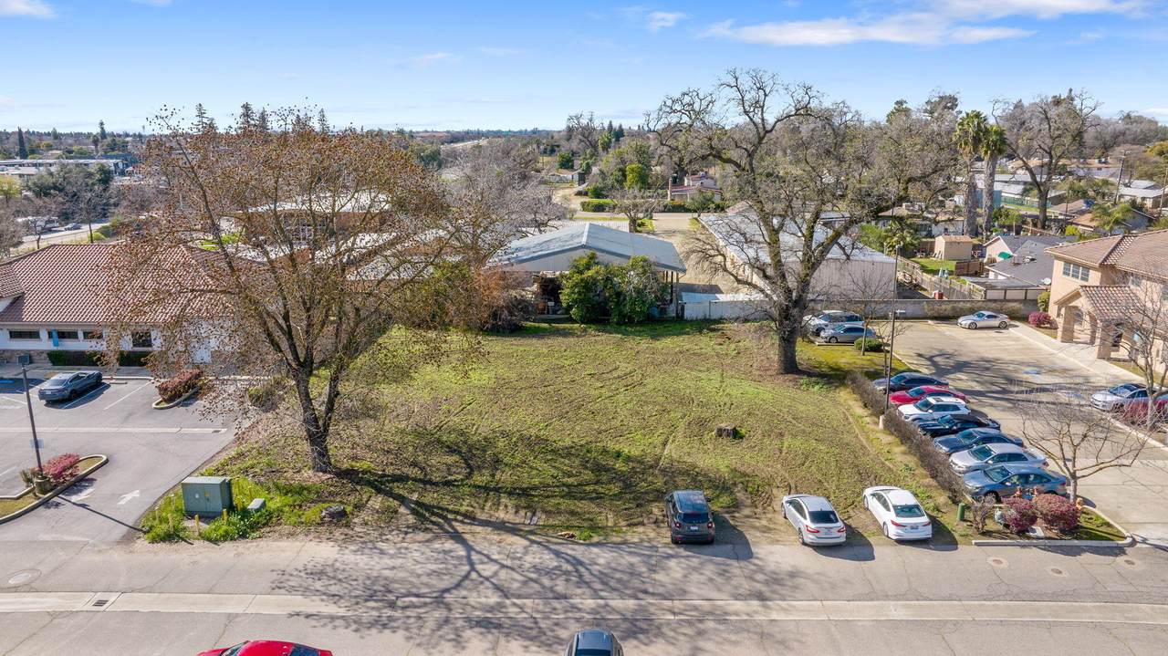 4242 Mineral King Avenue - Photo 1