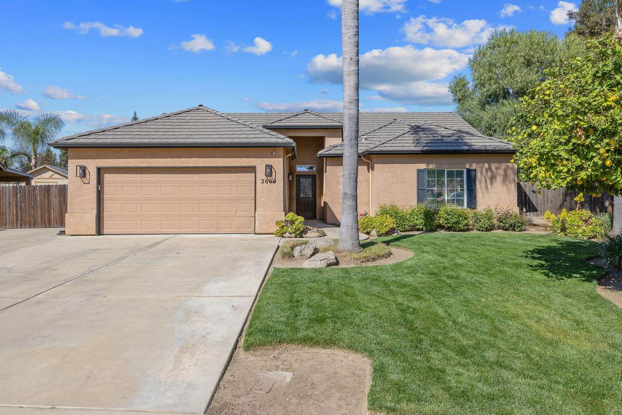 2600 Oakridge Avenue - Photo 1