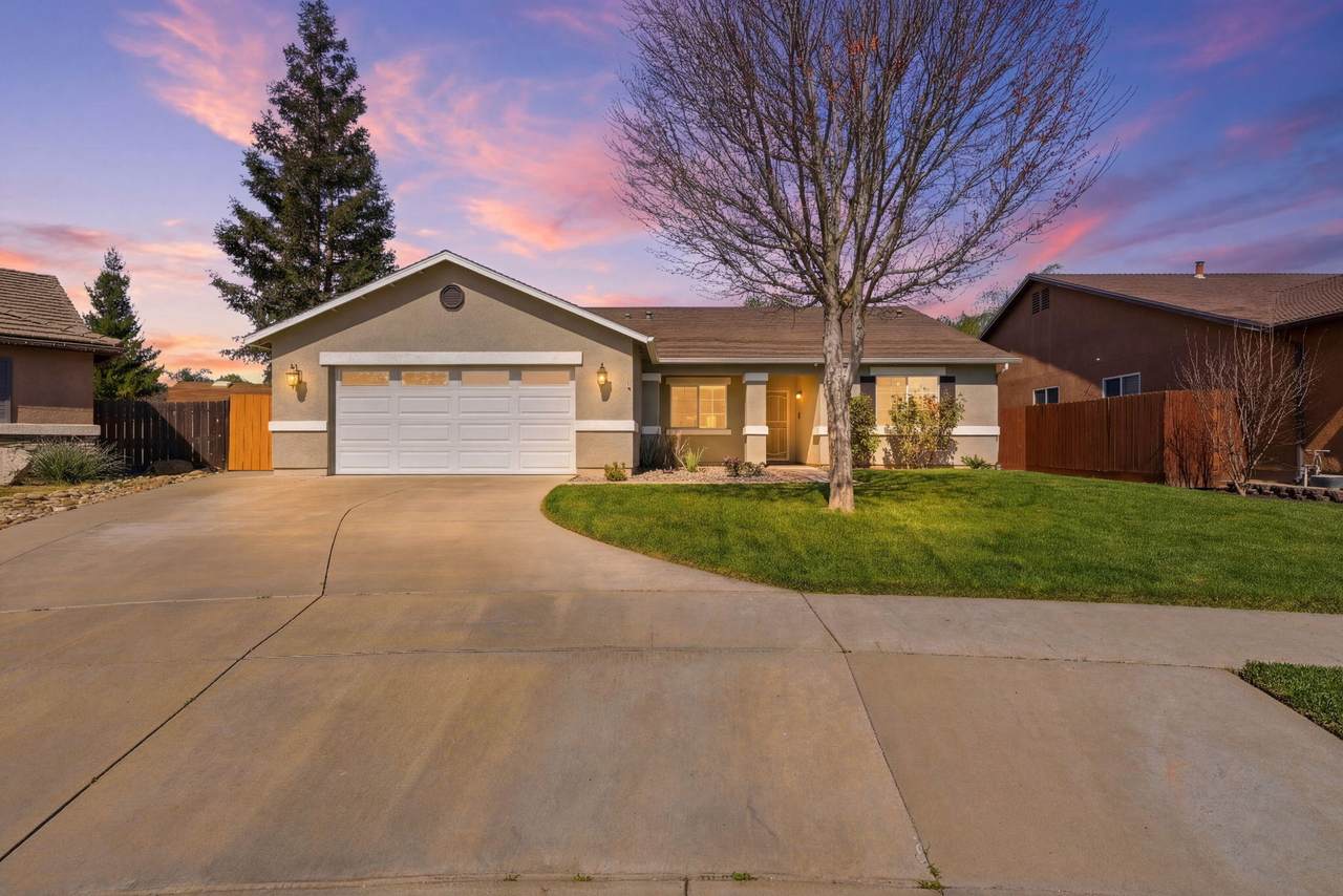 2542 Parkview Avenue - Photo 1