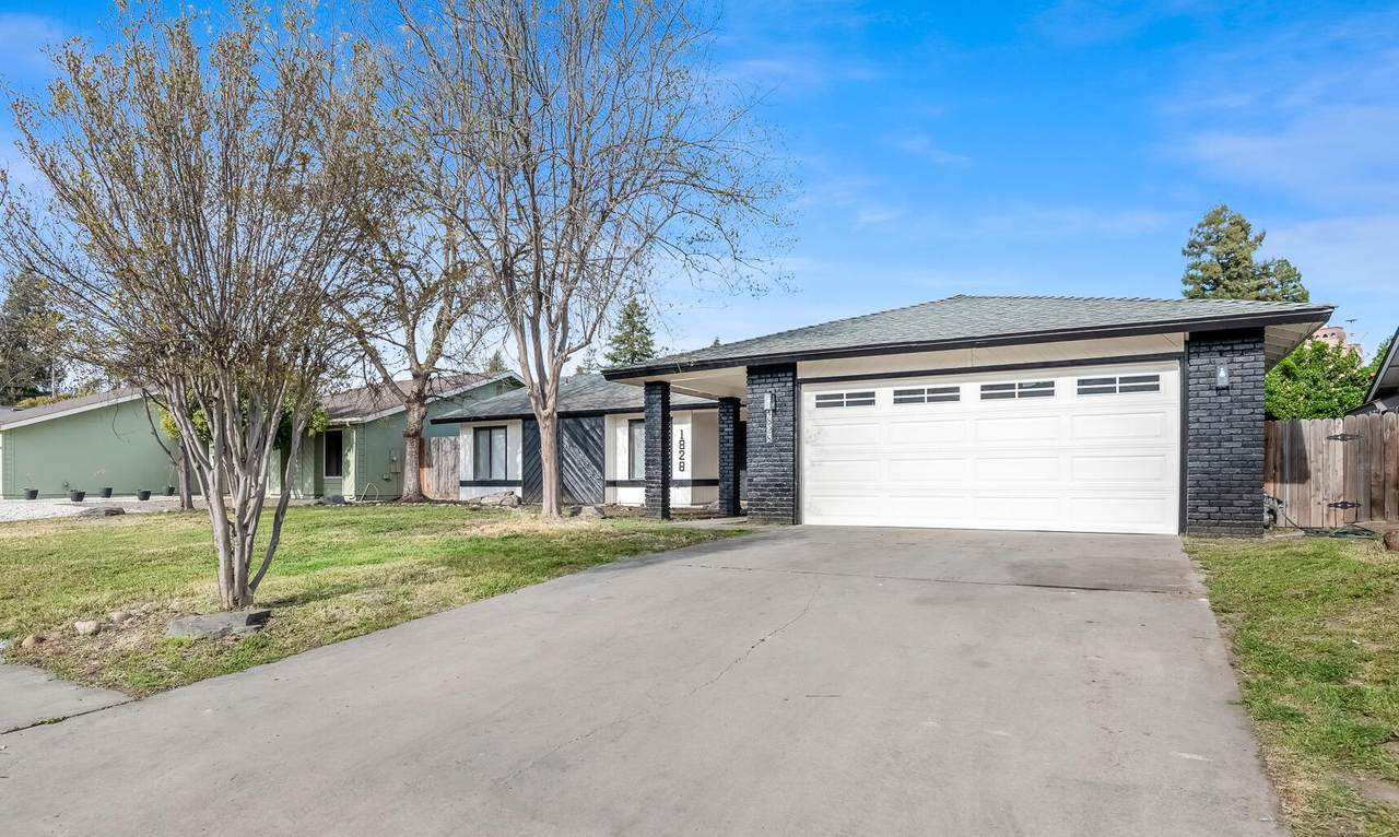 1828 Hillcrest Drive - Photo 1