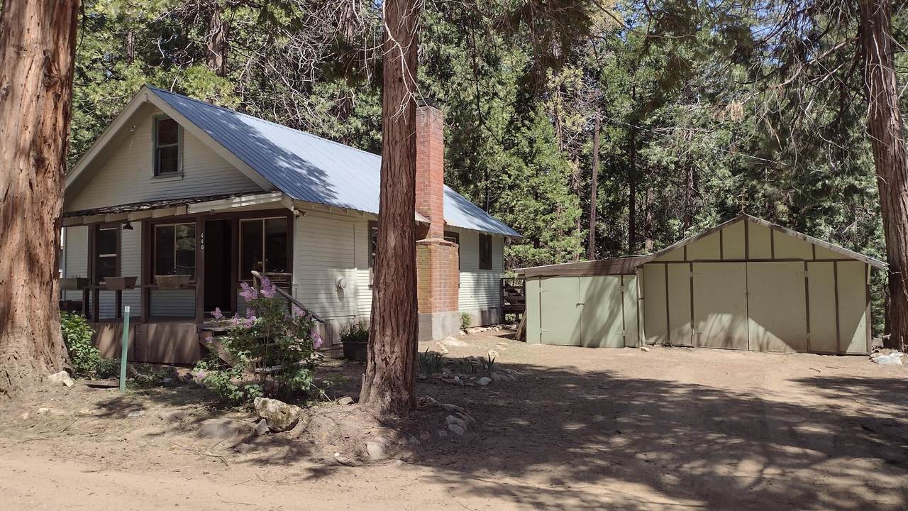 440 Trails End Drive - Photo 1