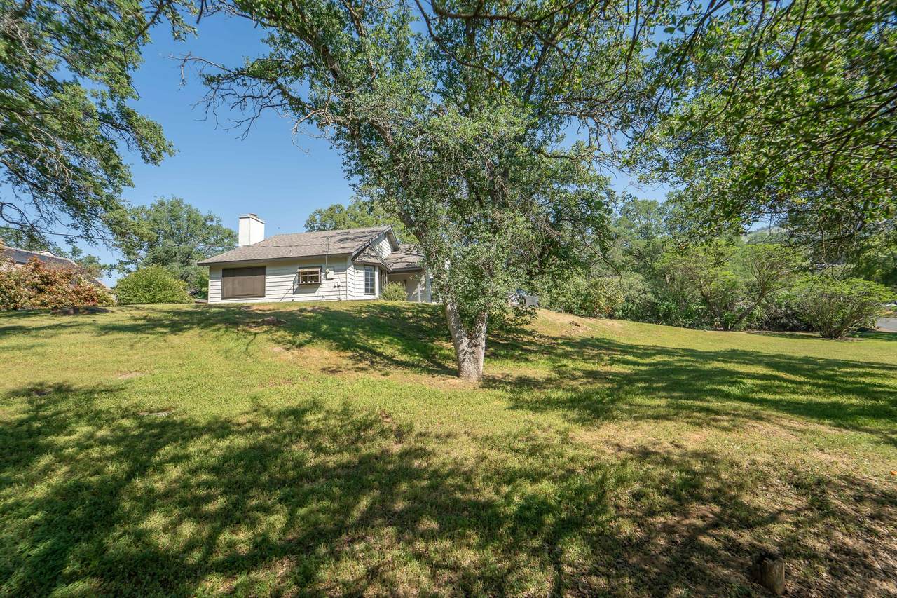 40962 Oakridge Drive - Photo 1