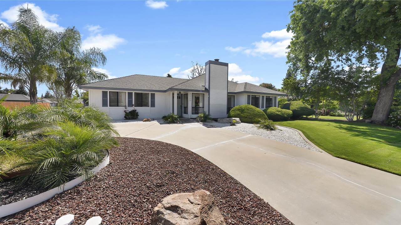2323 Hillcrest Avenue - Photo 1