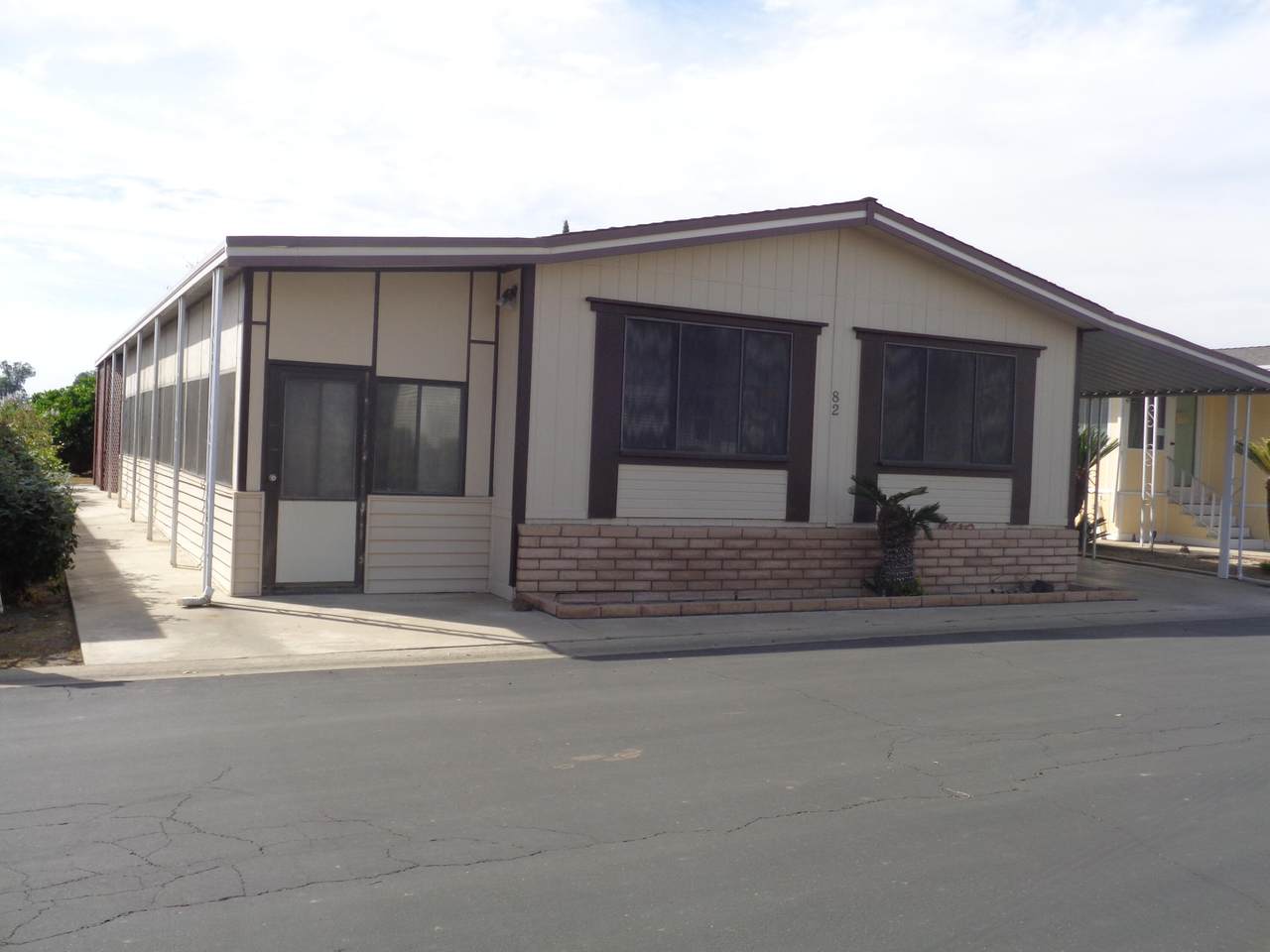 2459-82 Oaks Street - Photo 1