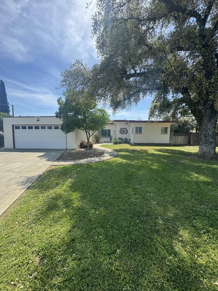 1127 Walnut Avenue - Photo 1