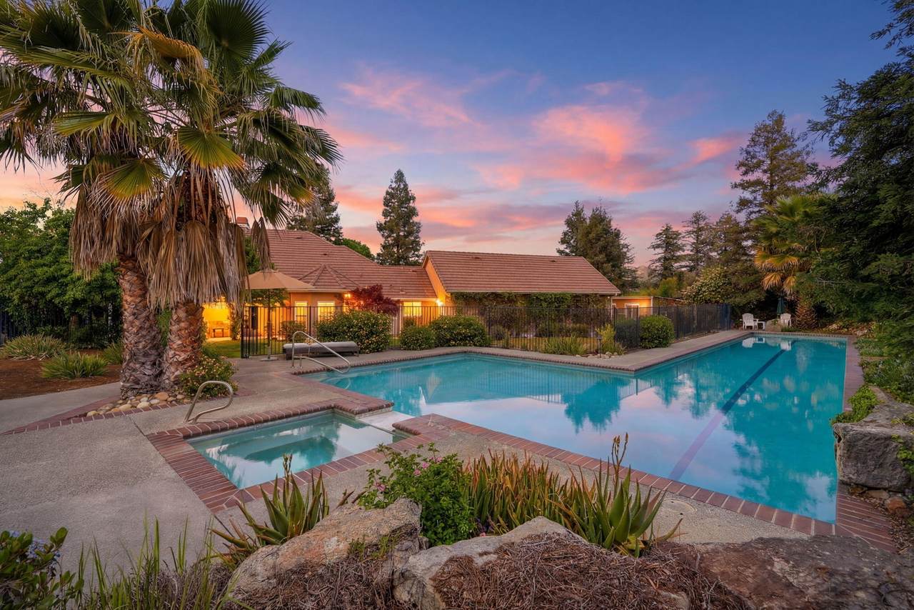 32265 Pleasant Oak Drive - Photo 1