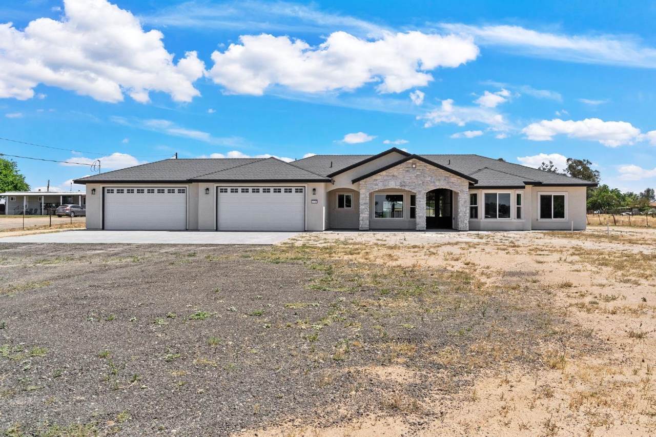 21035 Forest Glen Road - Photo 1