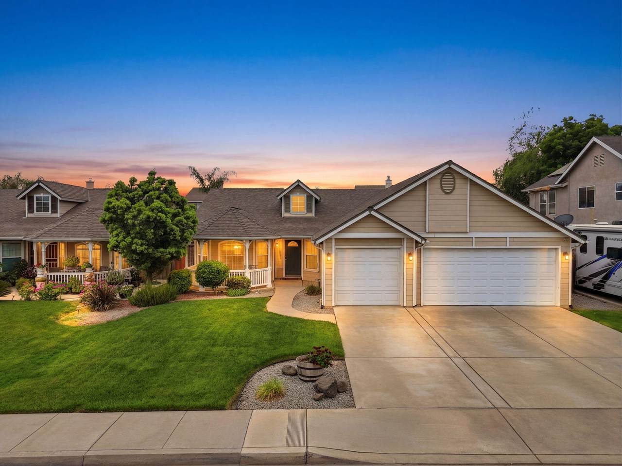 1155 Julia Way - Photo 1