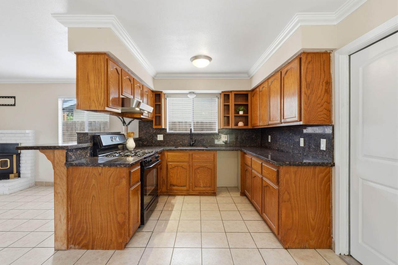 1911 Giddings - Photo 1