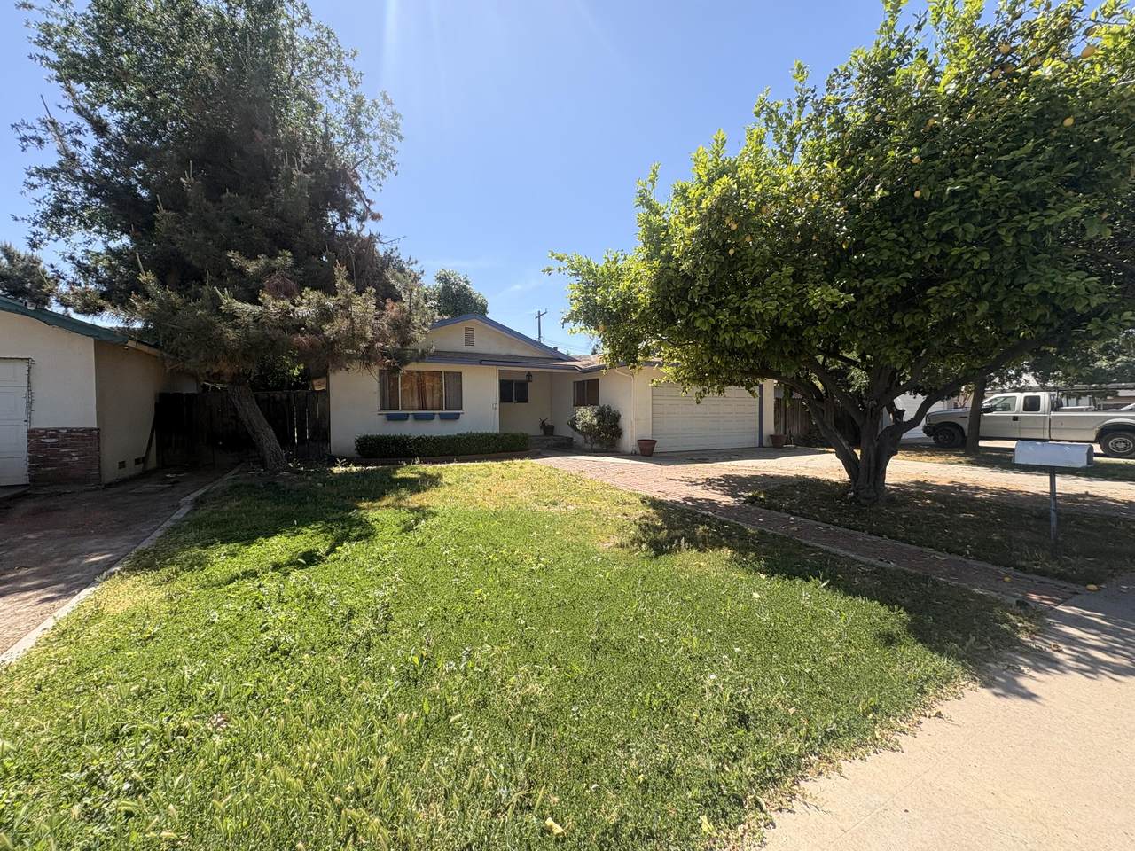 1515 Cambridge Avenue - Photo 1