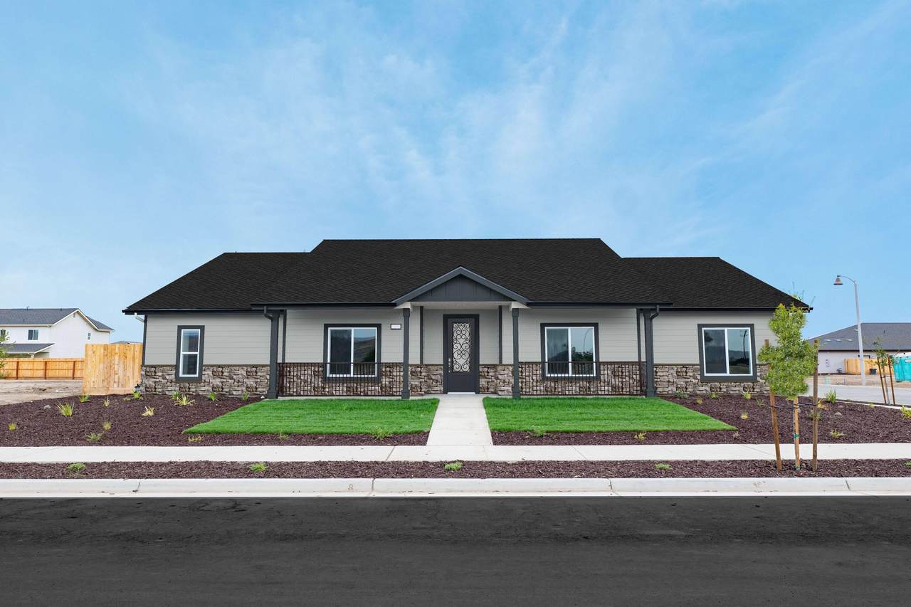 1002 Acacia Street - Photo 1