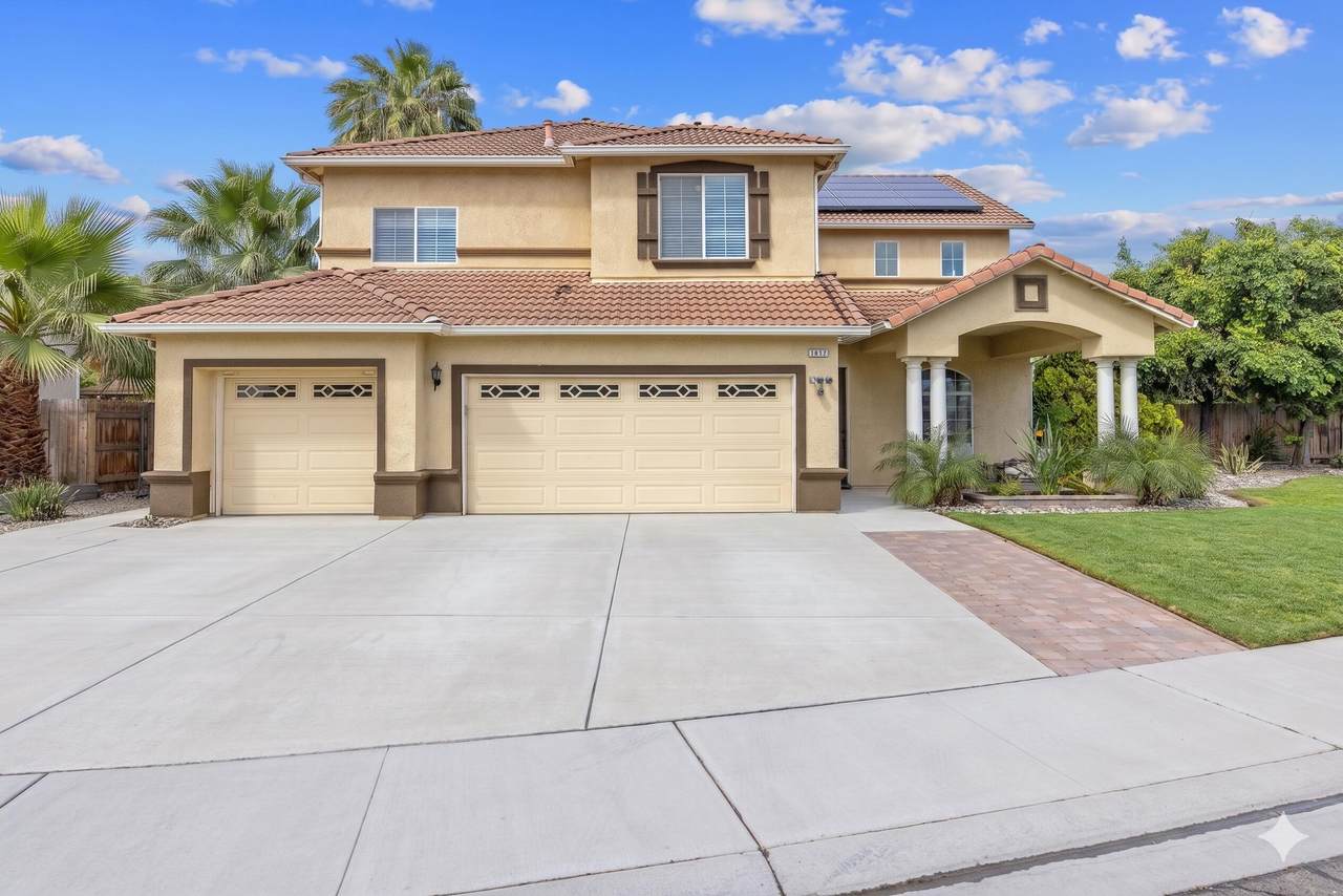 1077 Paradise Drive - Photo 1