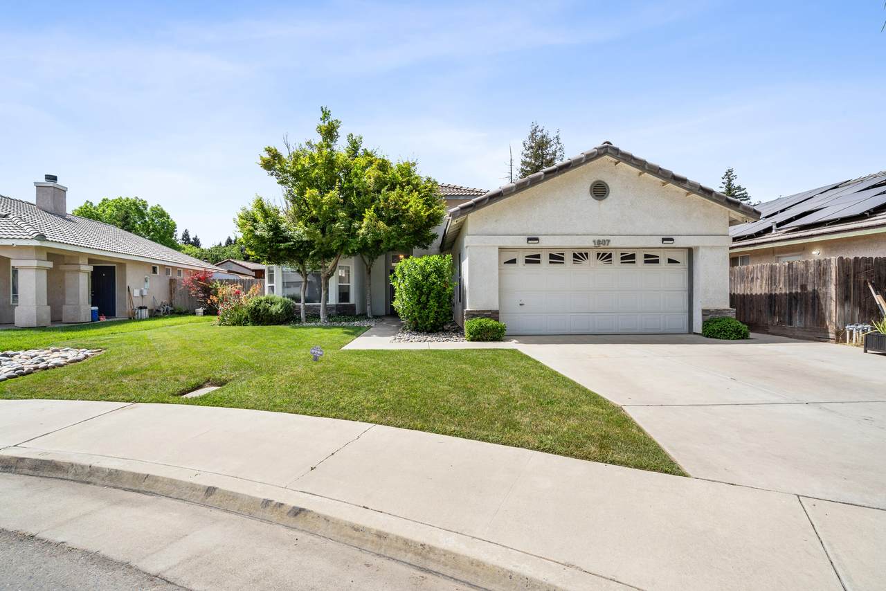 1607 Sol Court - Photo 1