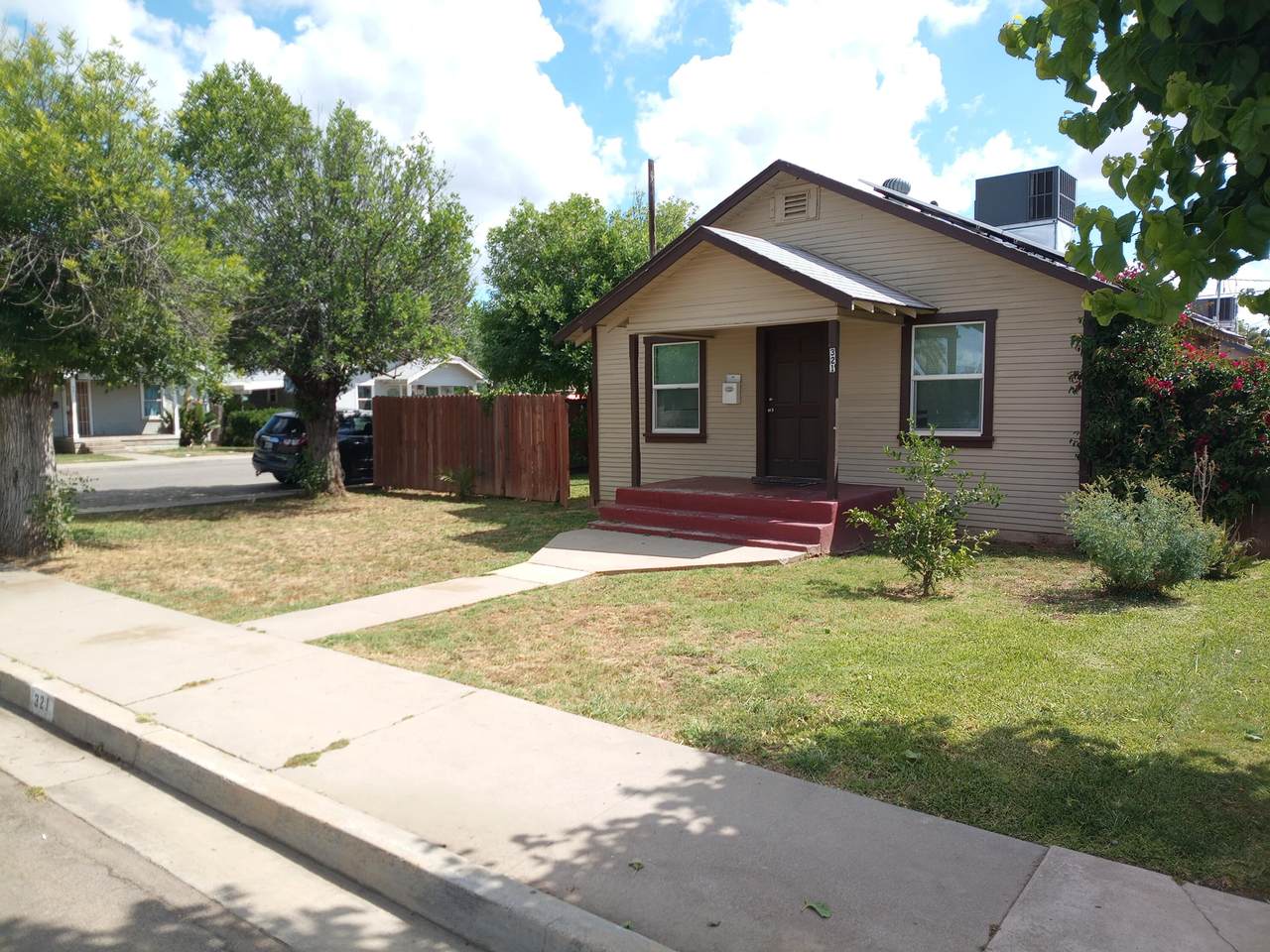321 Orange Avenue - Photo 1