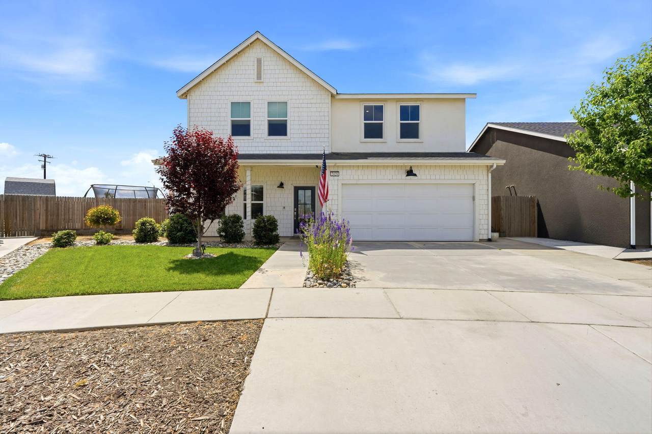 2429 Claridge Way - Photo 1