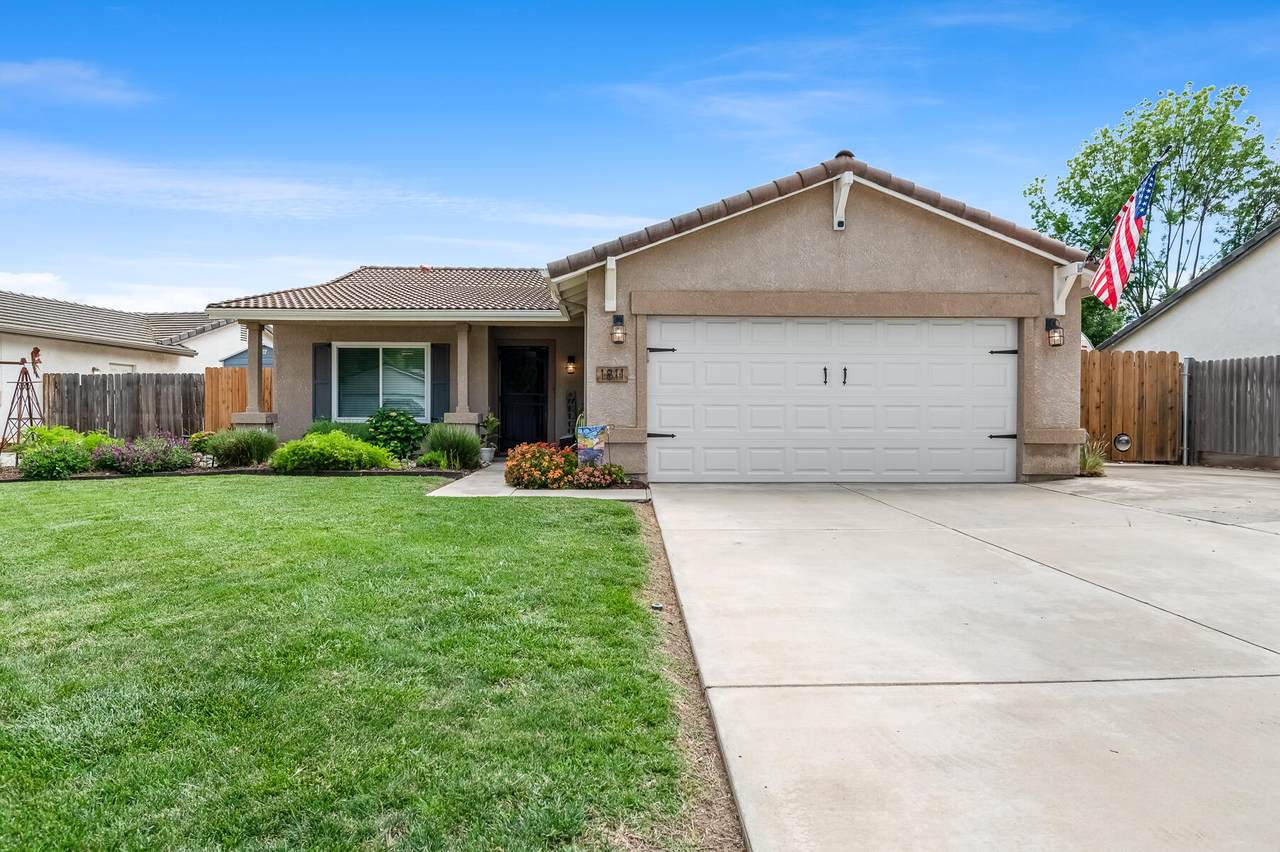 1811 Country Court - Photo 1